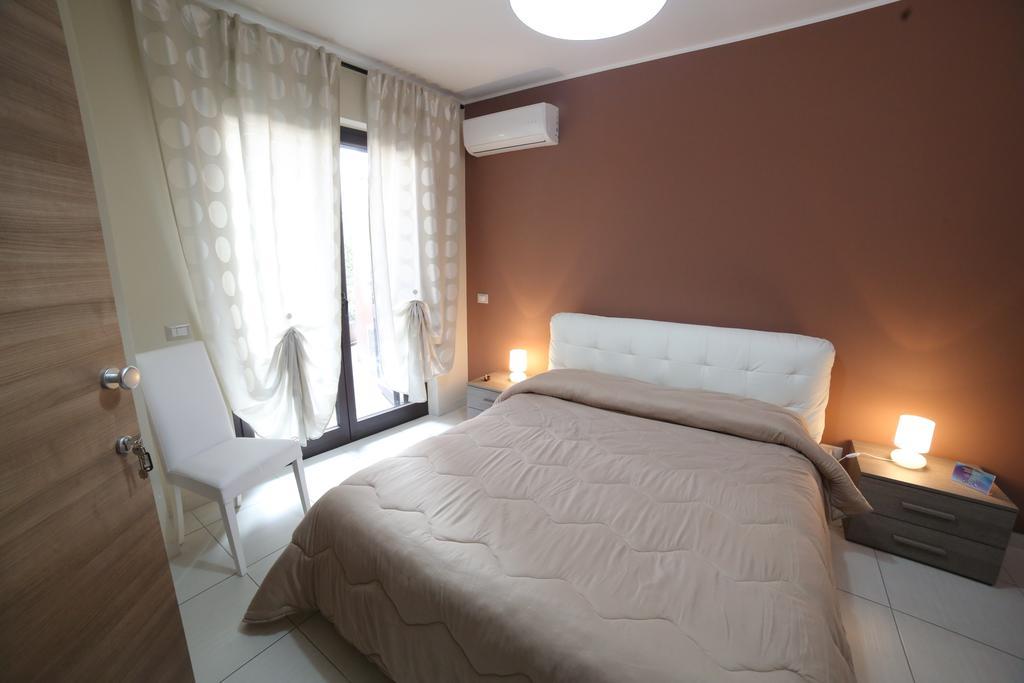 B&B Ciclopi Aci Castello Exteriör bild